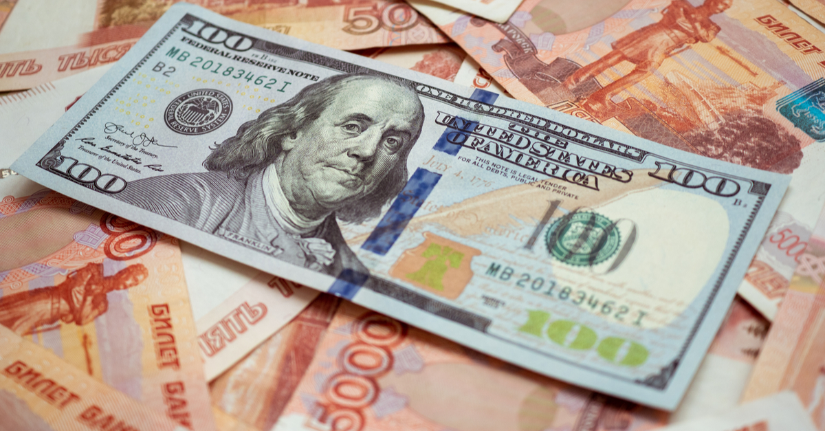Средний курс доллара по итогам года составит 100 рублей — аналитики SberCIB