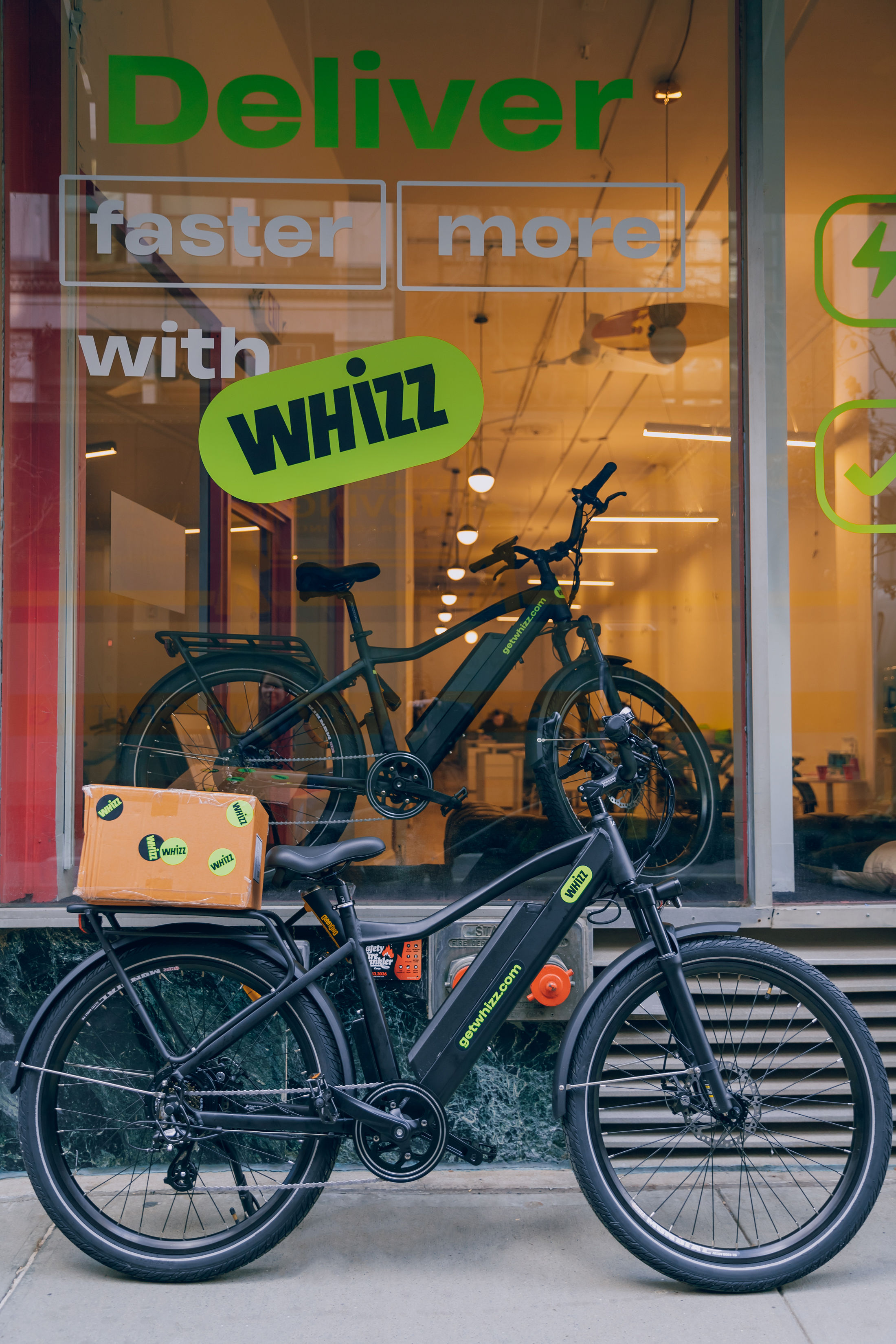 Основатели российского стартапа My Device запустили в США аренду электротранспорта для курьеров