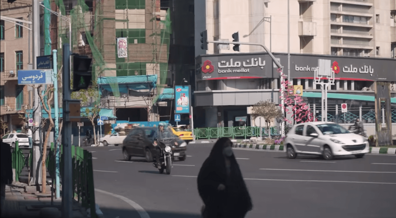 Несколько курсов валют, старые самолёты и аналоги зарубежных приложений: как иранцы живут под санкциями