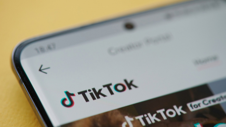 В 2022 году TikTok заработает на рекламе больше, чем в сумме Twitter и Snapchat
