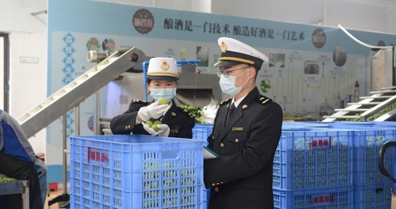 Экспорт товаров в Россию из Китая увеличился на четверть в первом квартале 2022 года