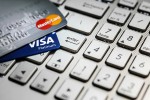Россиянам стали предлагать дистанционно оформить Visa и Mastercard