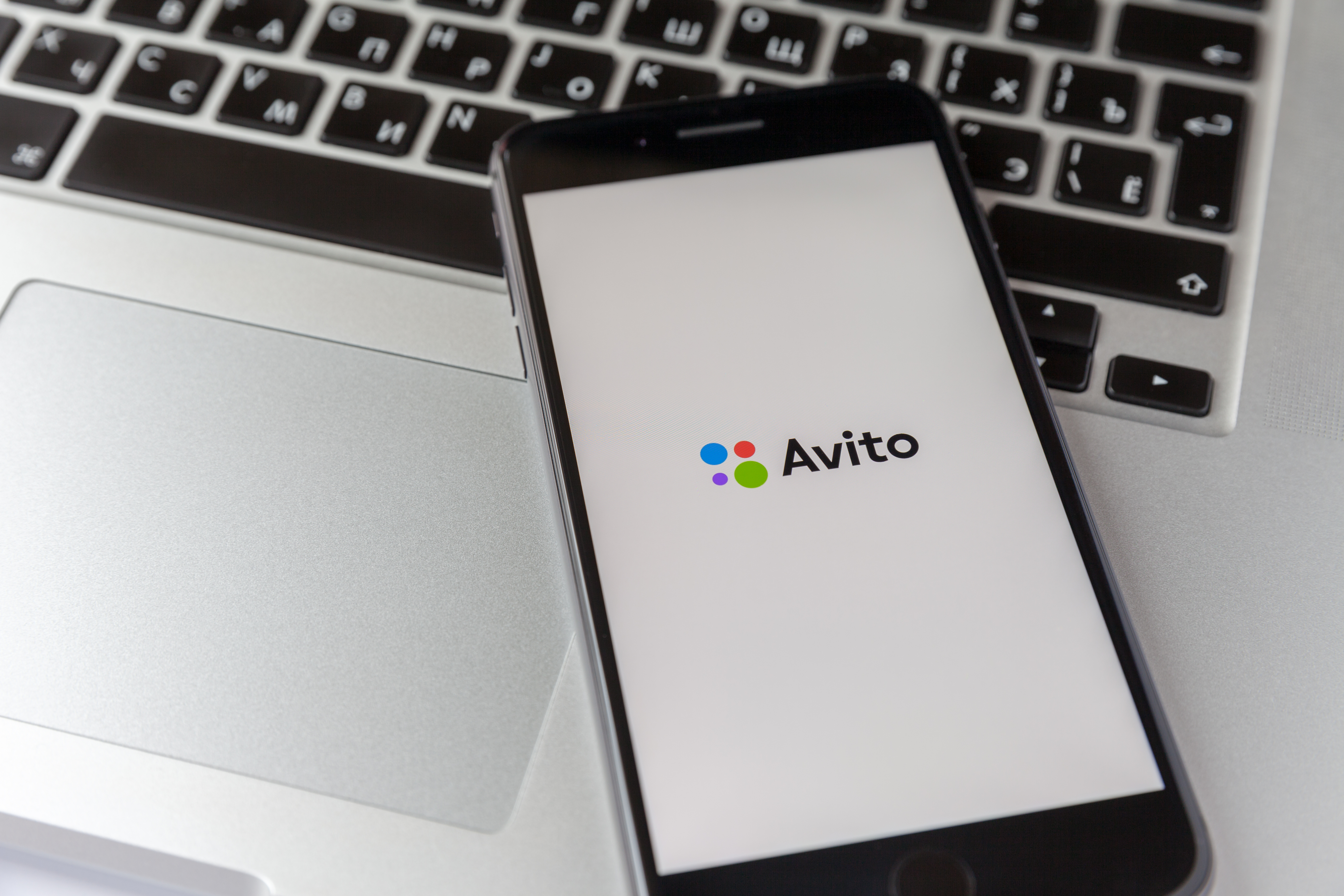 «Авито.Работа» и «Деньги Вперед» запустили сервис частных выплат