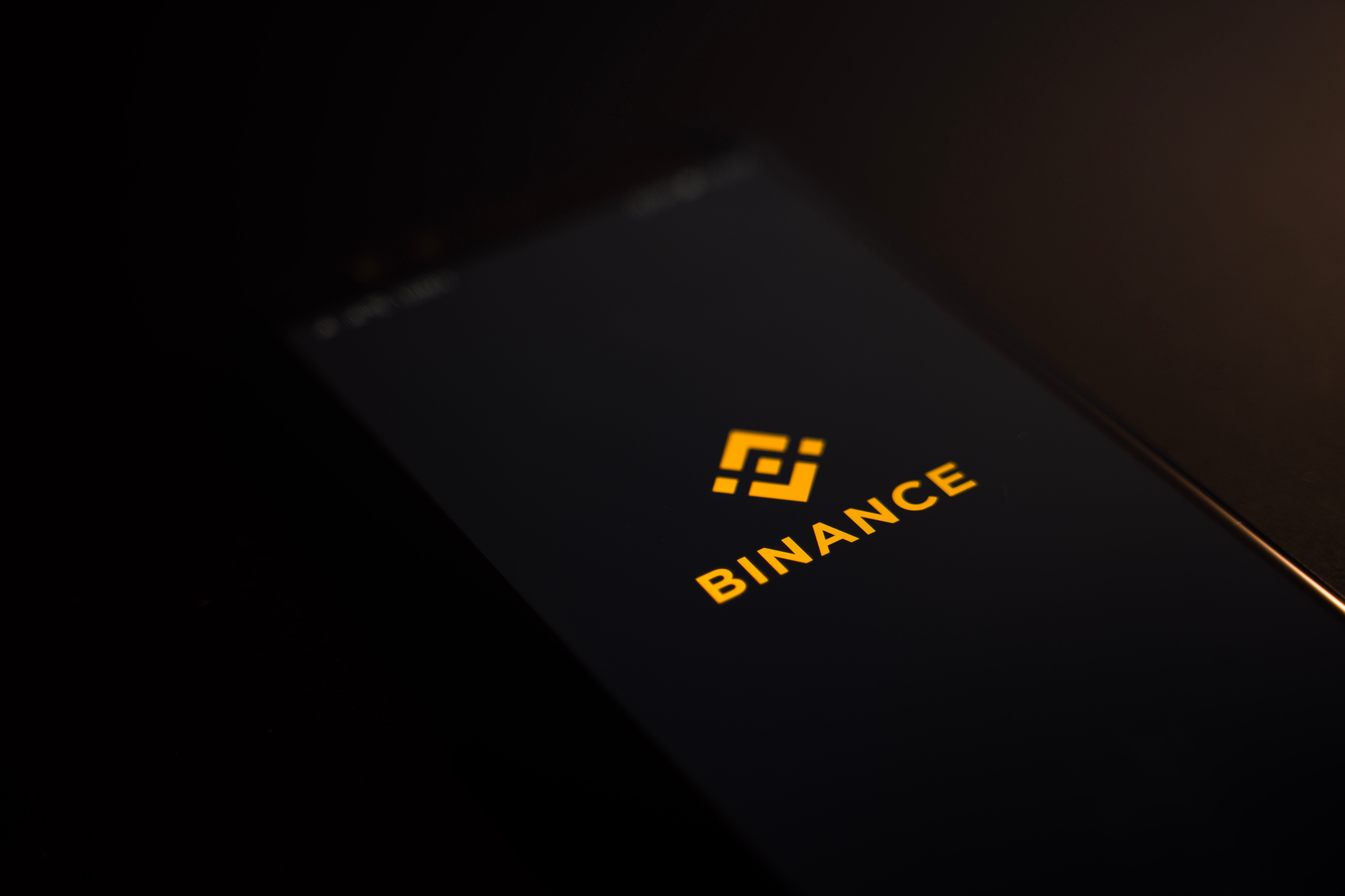 Binance ограничит доступ пользователям из России с активами более €10 тысяч