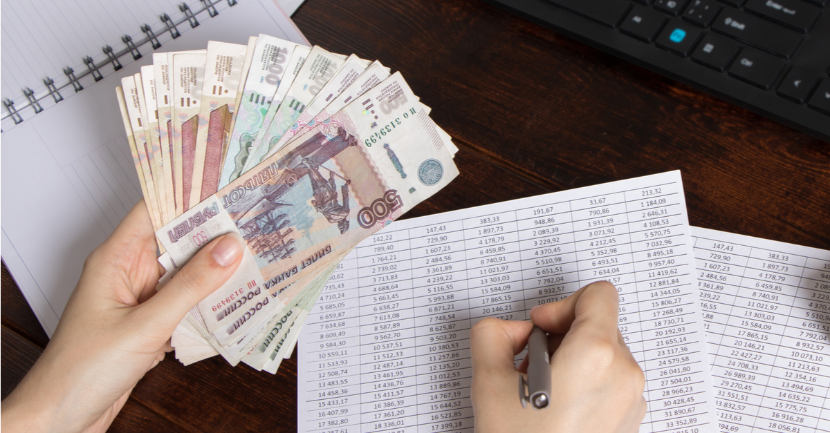 Опрос показал, на чем россияне будут экономить в первую очередь — это алкоголь