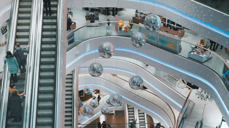 Ambitica: происходящее в торговых центрах — лишь повод прикрыть экономику политикой