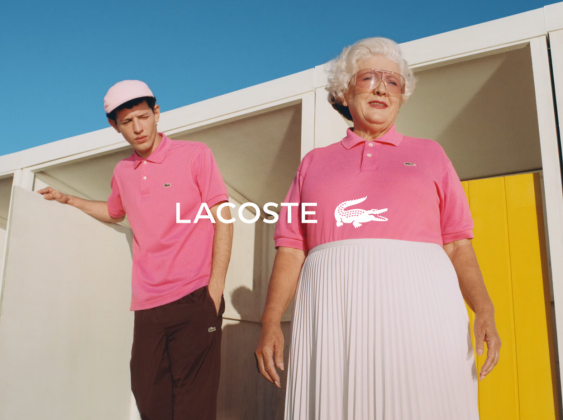 Lacoste «столкнул» людей в одинаковых нарядах
