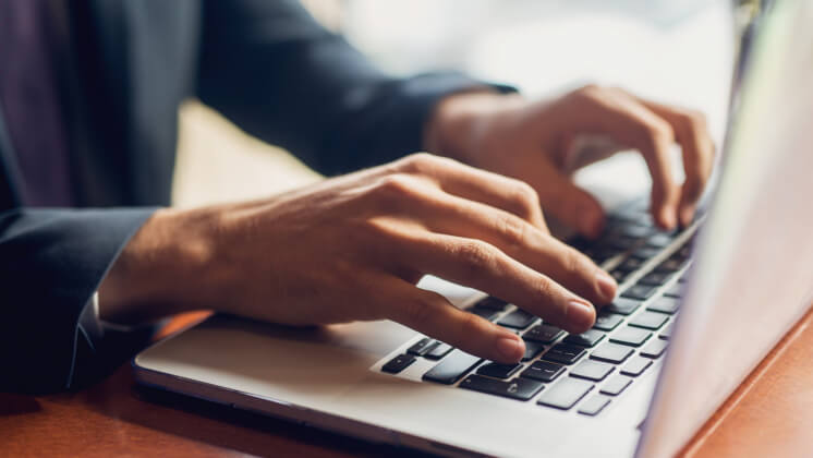 Meta* планирует сократить штат подразделения Reality Labs