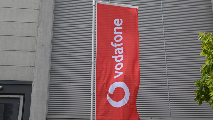 Национальный интернет-провайдер ОАЭ Etisalat выкупил 9,8% акций Vodafone за $4,4 млрд