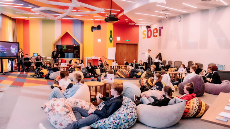 Как управлять своими эмоциями: Академия первых запускает программу для подростков