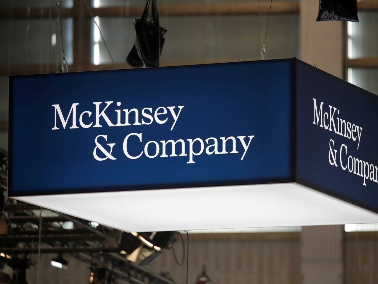 Новости и тексты на фоне 83 дня «спецоперации»: McKinsey передала бизнес в России местному топ-менеджменту