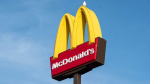 «Название “Мс” даже не рассматривается»: гендиректор McDonald’s в России ответил на слухи о новом названии