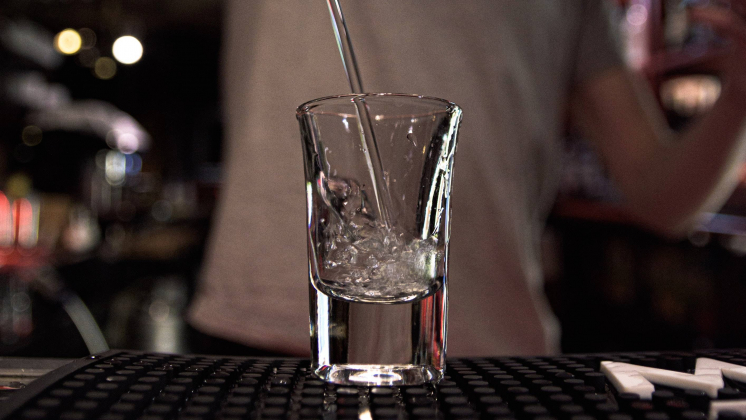 Производитель водки «Русский стандарт» и «Зелёная марка» сократил выпуск продукции на 14%