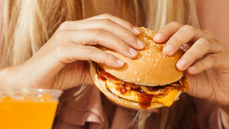 Рестораны «Макдоналдс» под новым брендом откроются в Москве 12 июня