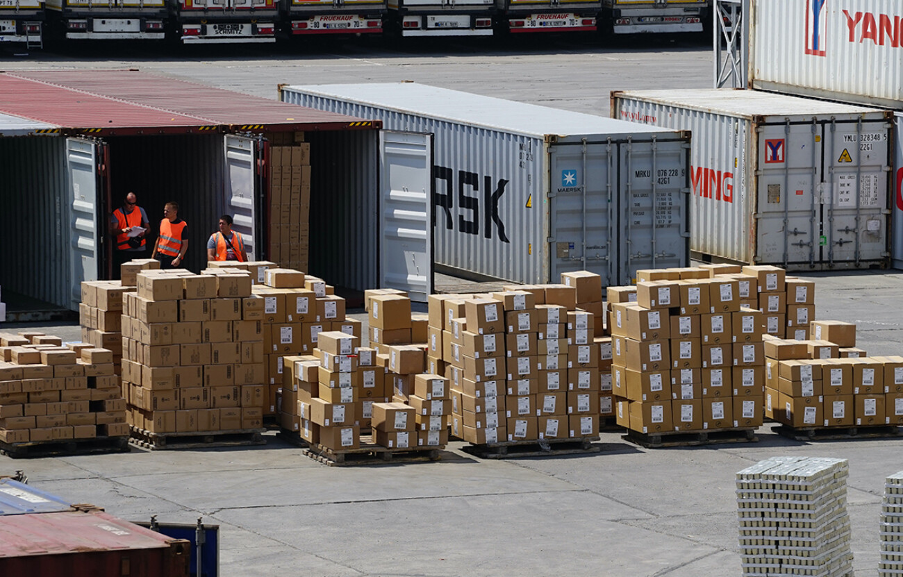 Как сотрудничать с иностранными контрагентами: оформление, ввоз и оплата товаров