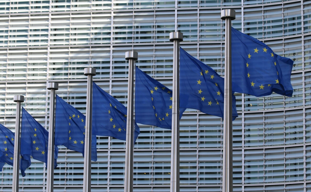 Новости и тексты на фоне 95 дня «операции»: ЕС может смягчить эмбарго на нефть из России, полёты на юг снова отменили