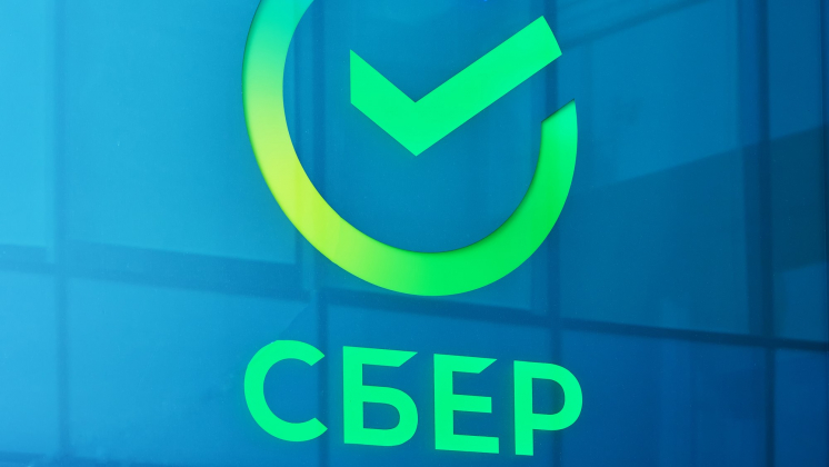 «Сбер» заявил, что отключение от SWIFT не повлияет на работу банка