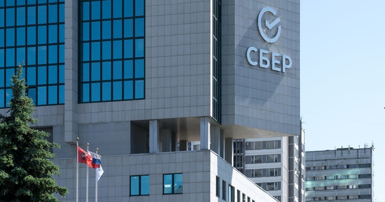 Новости и тексты на фоне 99 дня «операции»: кондитеры снижают производство сладостей, банки — ставки по вкладам