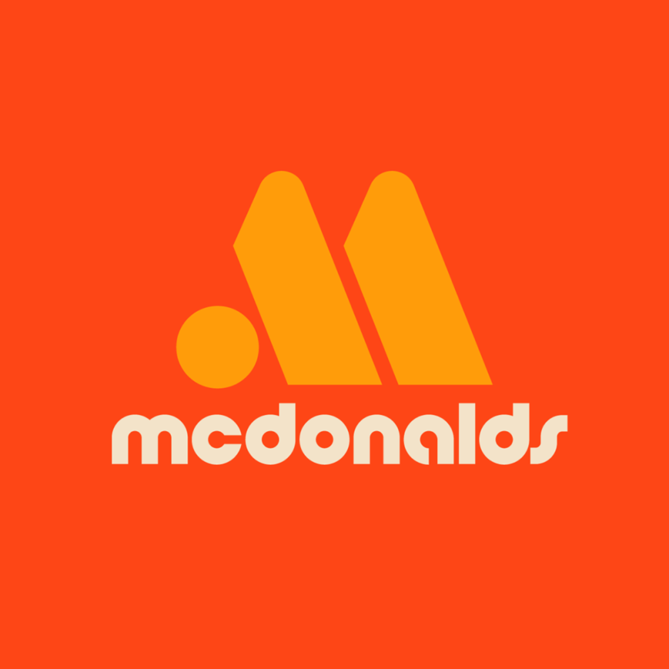 Год назад португальский дизайнер придумал концепт редизайна McDonald's — он похож на логотип «Вкусно и точка»