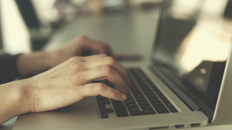 Внесудебное закрытие за фейки: в Госдуме предложили дать СМИ «право на ошибку»