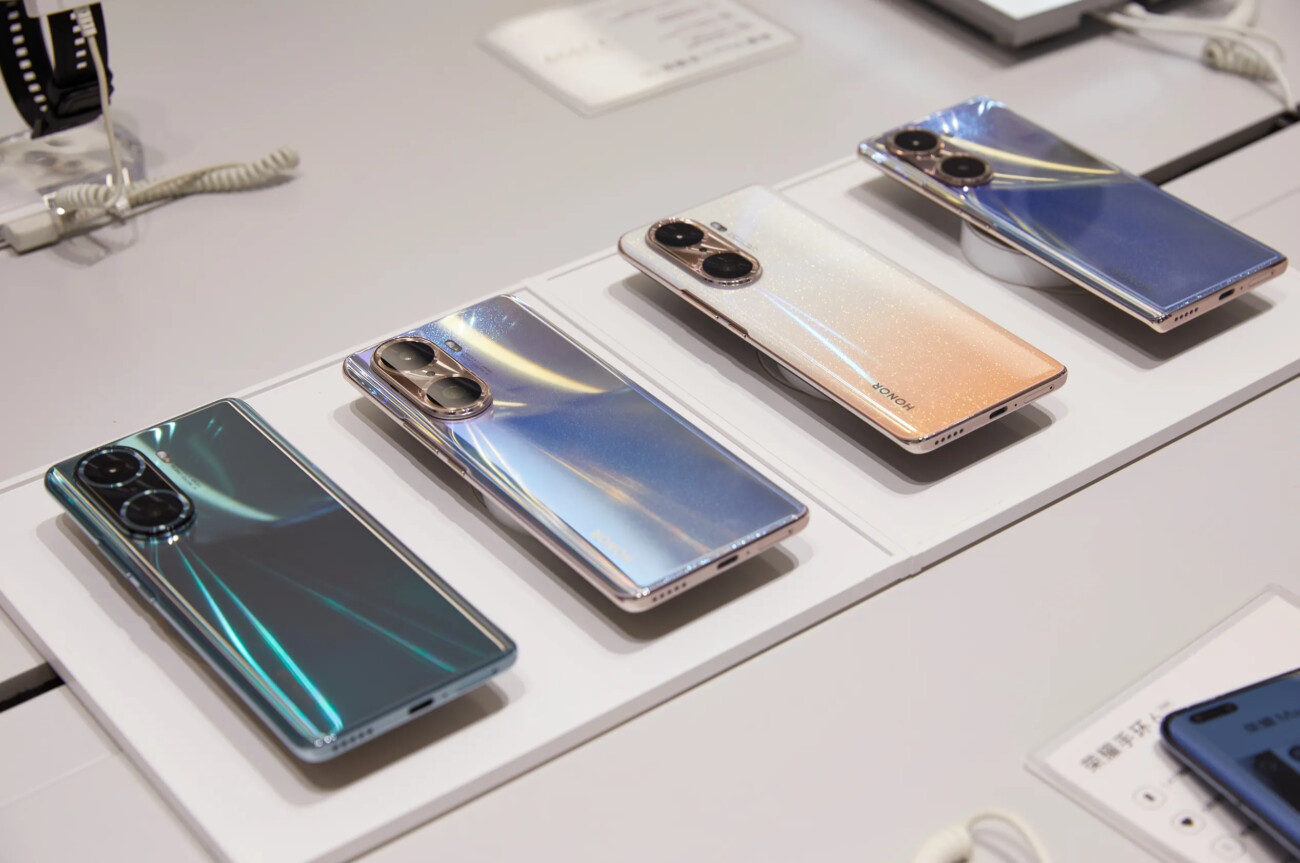 Honor приостановила поставки в Россию из Китая, но ищет партнёров для параллельного импорта — «Ведомости»