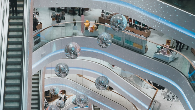 РБК: доля пустых площадей в крупных торговых центрах вырастет до 30% к концу года