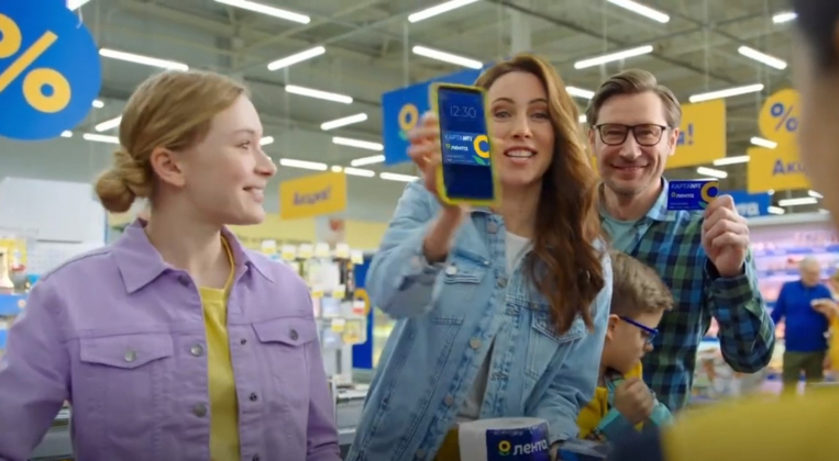 «Есть всё!»: «Лента» выпустила модульные ролики с семьёй Пушкиных