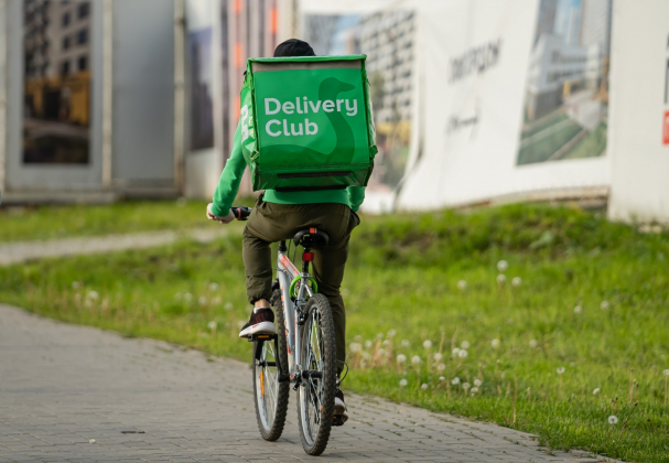 The Bell: VK и Сбер планируют отдать Delivery Club «Яндексу» в обмен на «Дзен» и «Новости»