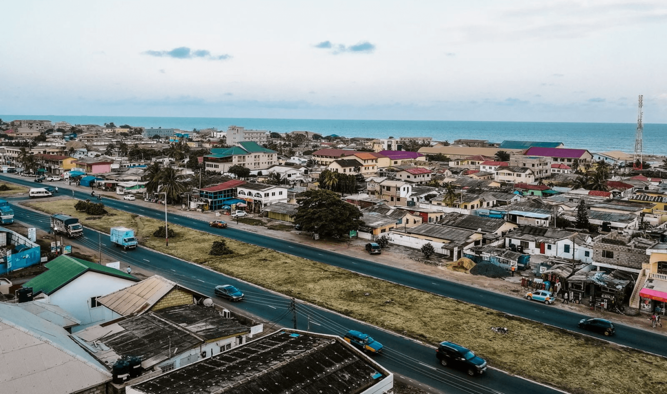 За небольшие по мировым меркам деньги у вас может быть большой дом с садом, шофёр, повар и домработница: жизнь в Гане