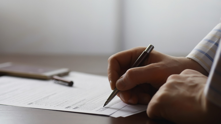 Штрафы за рекламу у техногигантов и налоговые льготы для IT: какие законы приняла Госдума