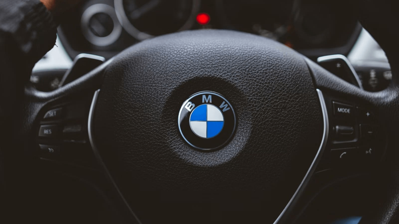 Хакеры вызвались помочь обойти подписку на подогрев сидений в машинах BMW — Vice