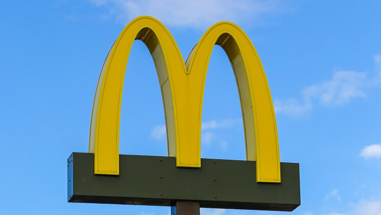 McDonald's оценил потери от продажи бизнеса в России в $1,3 млрд