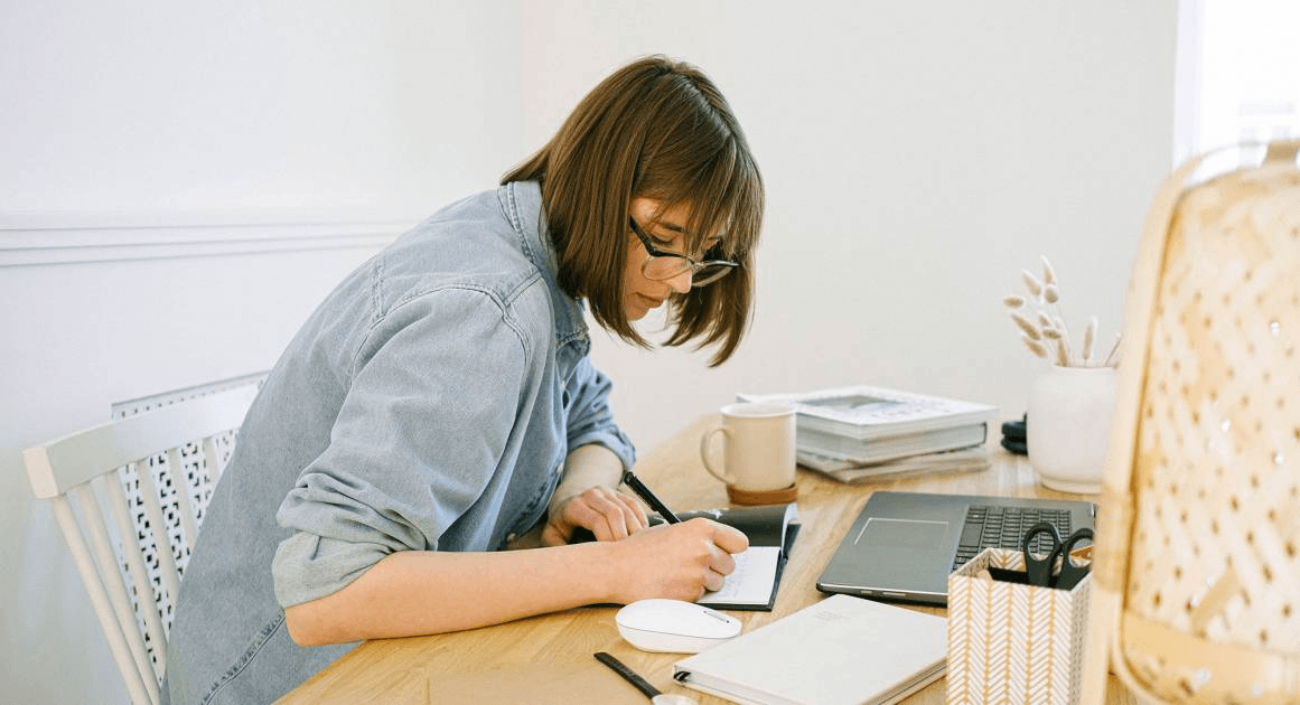 «Дорогой дневник»: как ежедневные записи происходящего и рефлексия влияют на здоровье, настроение и память