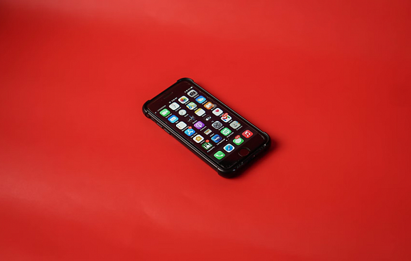 Минцифры назвало программы, которые обязаны размещаться в официальном русском магазине приложений