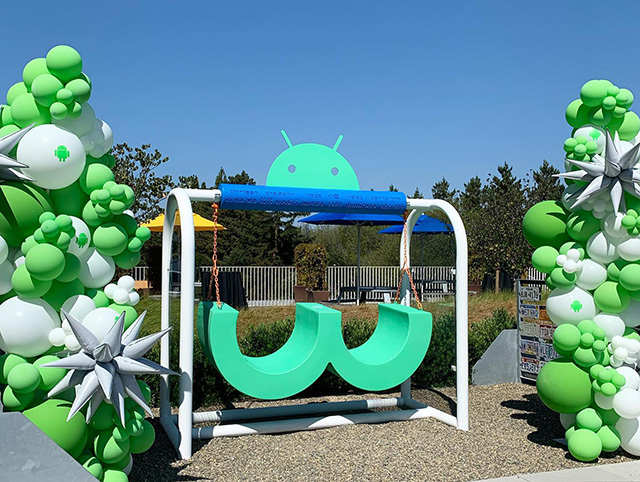 Google Party For Reveal Of Android 13 Statue Swing