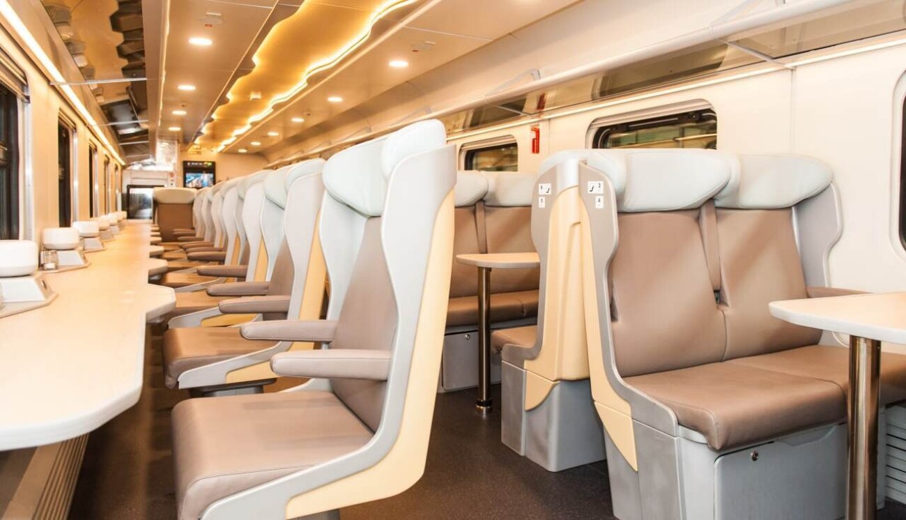 РЖД показали дизайн двухэтажного вагона-бистро в поездах дальнего следования