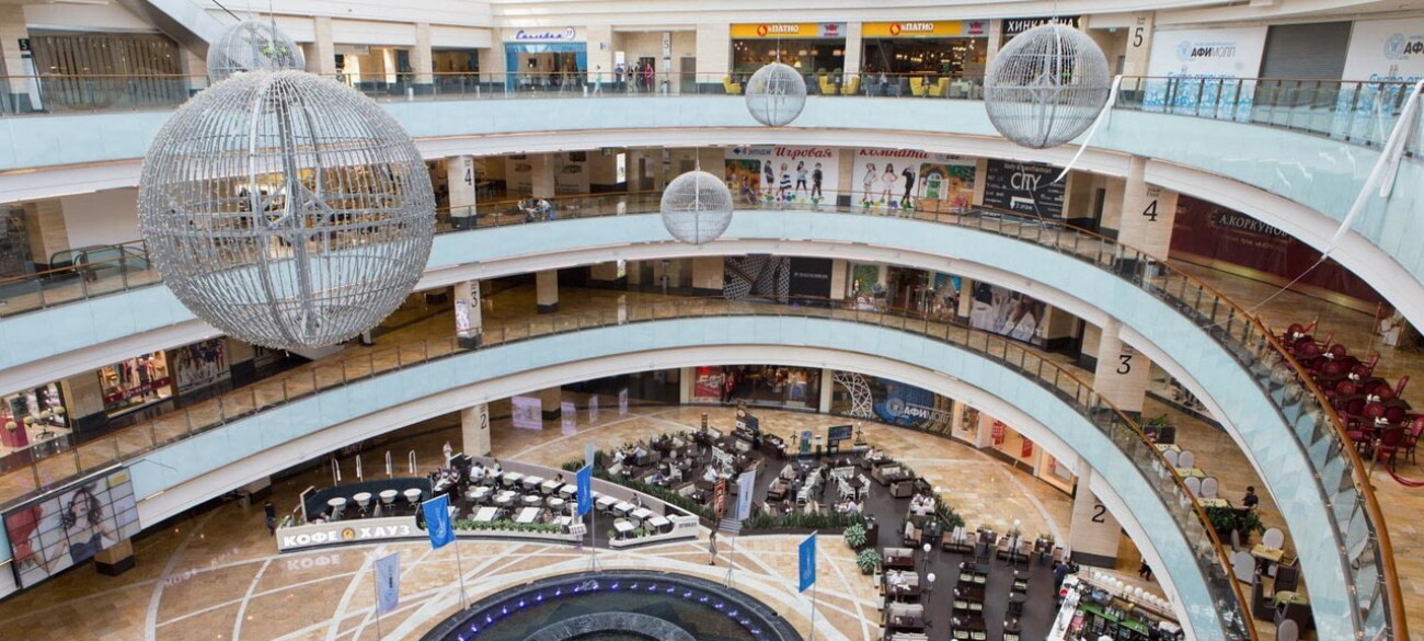 Новости и тексты на фоне 179 дня «cпецоперации»: посещаемость в ТЦ Москвы упала до 39%, турпоток в Крым — на 50%