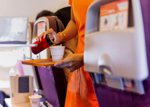 Авиакомпания «Россия» заменила продукцию Coca-Cola на напитки от «Черноголовки»