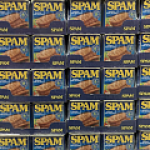 Из-за сбоя пользователи Facebook* временно смогли публиковать посты в профилях знаменитостей