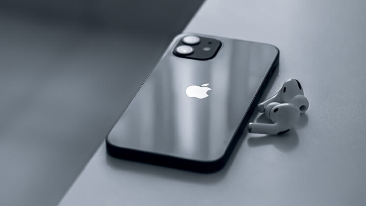 «Авито» заблокировал объявления о предзаказе iPhone 14