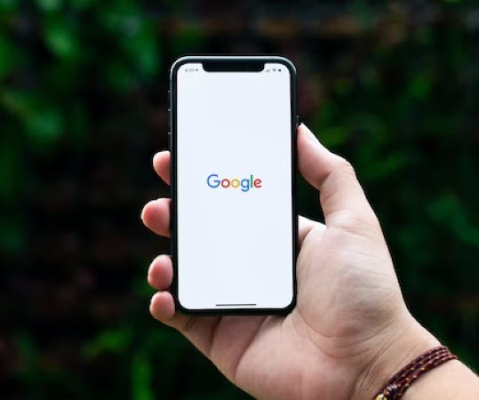 Google тестирует возможность добавления подписи к фото в бизнес-профиле