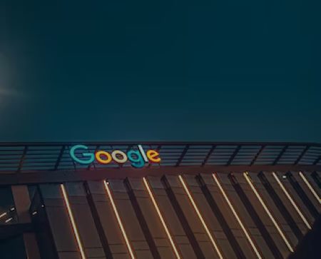 Google тестирует в выдаче пометки о времени чтения контента