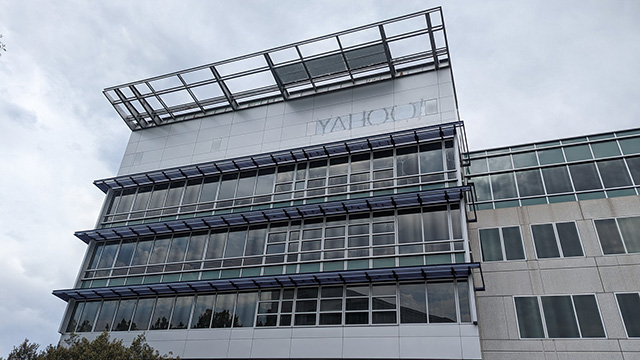 Yahoo! Sunnyvale Campus Is A Ghost Town With Imprint Of Old Sign Removed From Building