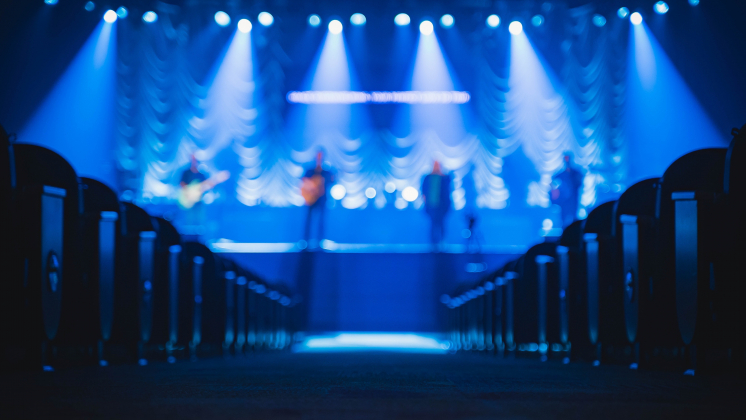 Продажи билетов на мероприятия снизились до 40% после объявления частичной мобилизации