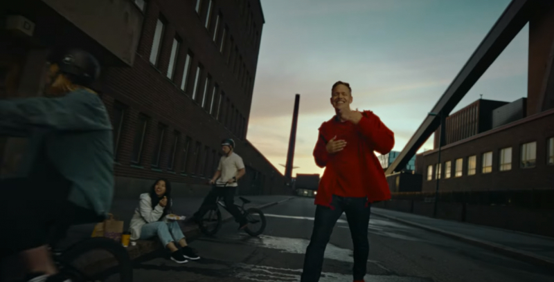 McDonald's выпустил рекламу для людей с нарушениями слуха