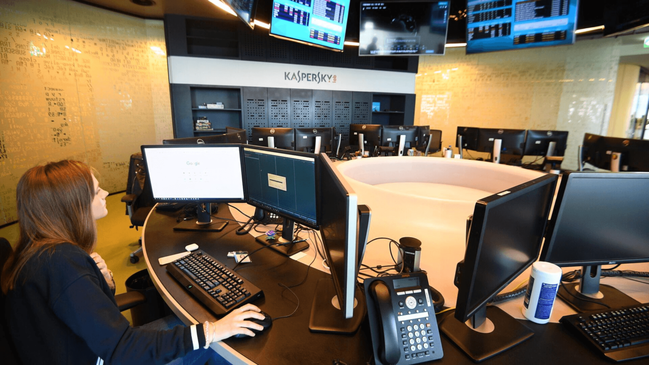 Минцифры скрыло полный реестр аккредитованных ИТ-компаний — предположительно, из-за угрозы санкций против них