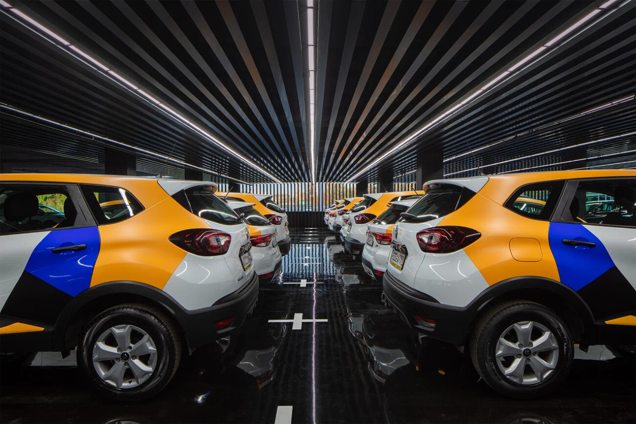 Каршеринг «Яндекс Драйв» добавил в подписку услуги мойки и перегона машины