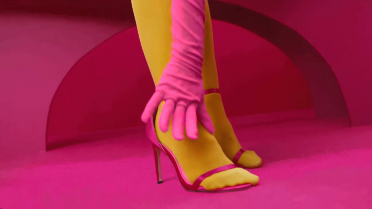 «Мой секрет — это цвет»: в ролике MiNiMi героини управляют трендами, цветами и звуками