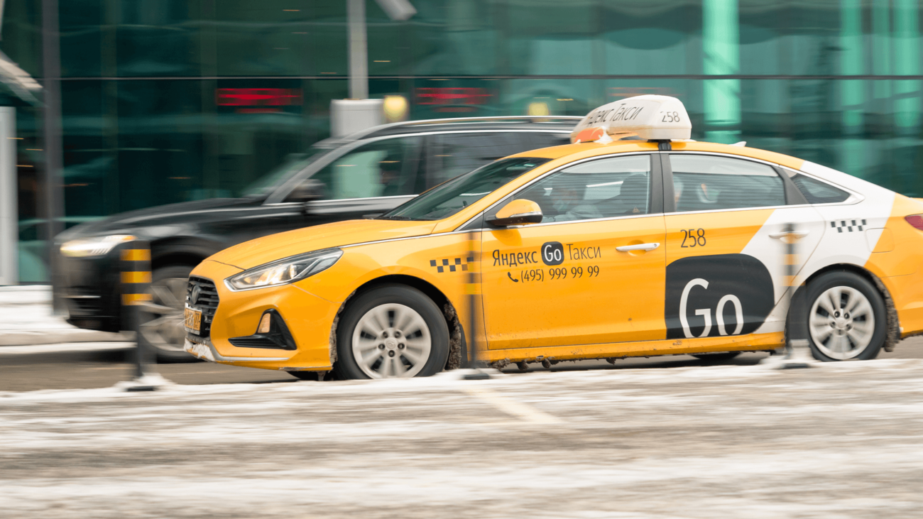 «Яндекс» договорился о скидках на 10 тысяч машин «АвтоВАЗа» и китайских марок для таксопарков-партнёров — «Ведомости»