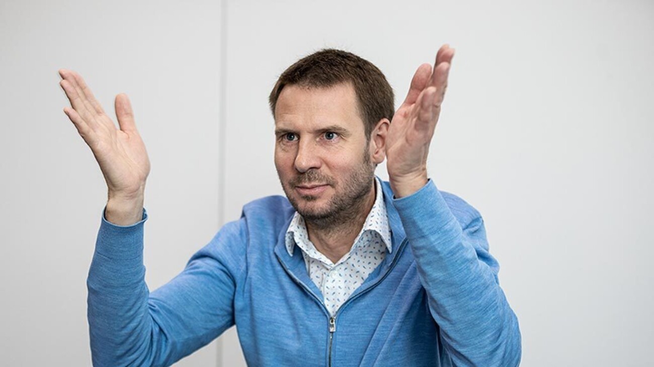 «Он регулярно искажает правду в своих целях»: Оливер Хьюз ответил на критику Олега Тинькова